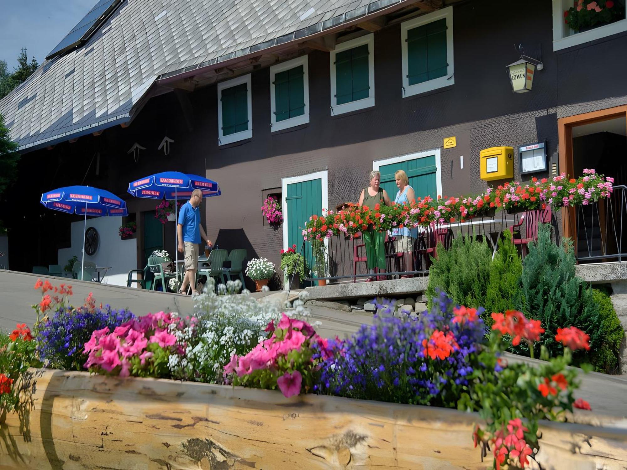 Gasthaus-Pension Zum Loewen Grafenhausen Exterior foto